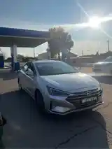 Hyundai Elantra, 2019-5