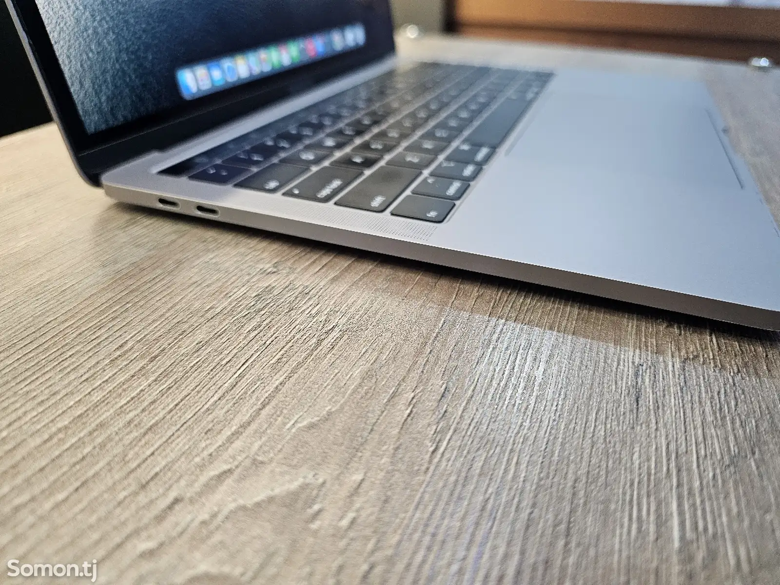 Ноутбук MacBook Pro 2019 Core i5 / 8GB / SSD 128GB-1