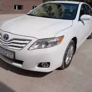 Toyota Camry, 2011