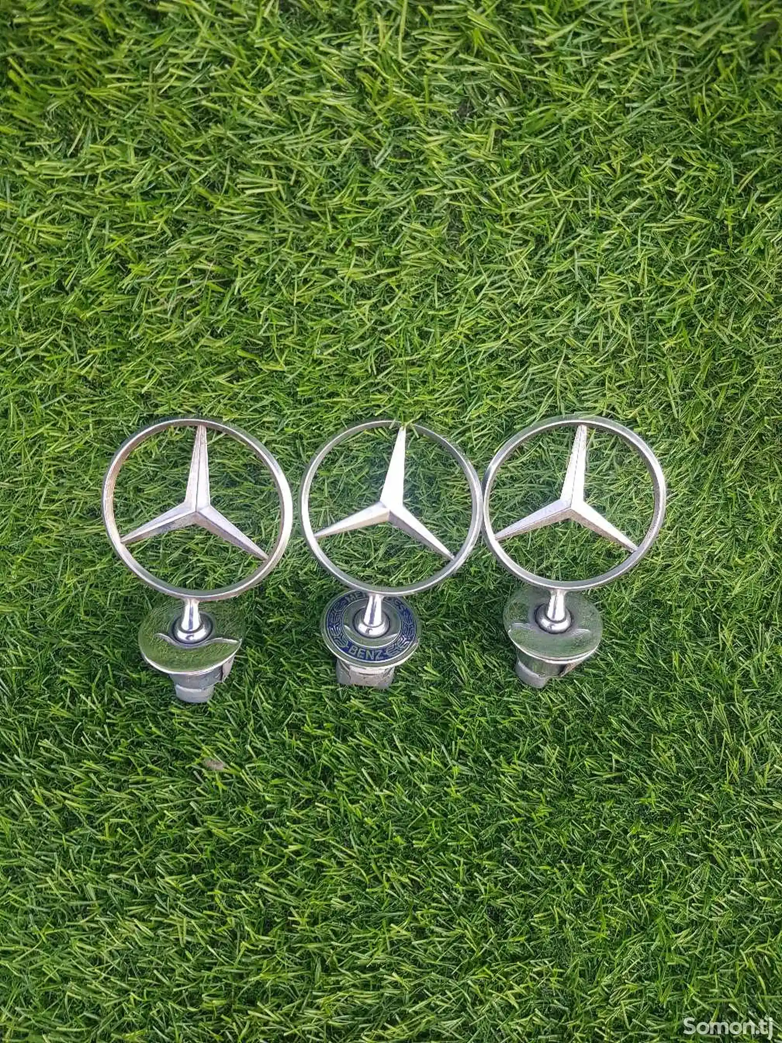 Значок капота от Mercedes Benz-1