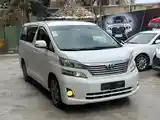 Toyota Vellfire, 2010-2