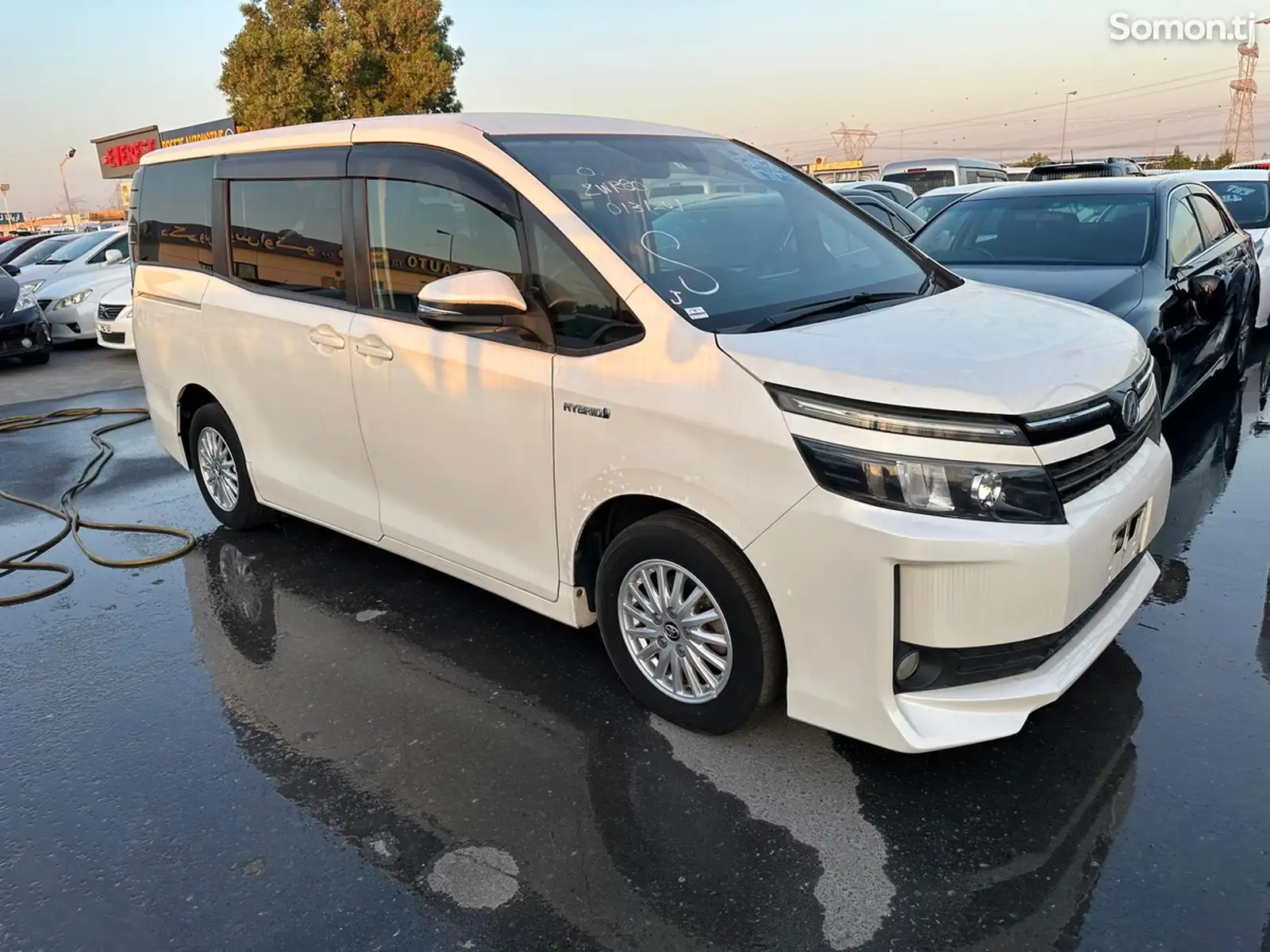 Toyota Voxy, 2015-2