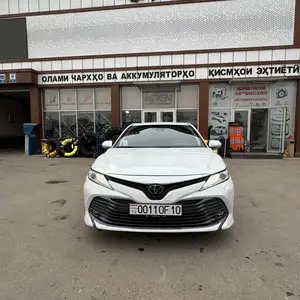 Toyota Camry, 2018