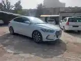 Hyundai Elantra, 2017-3