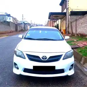 Резина капота от Toyota Corolla