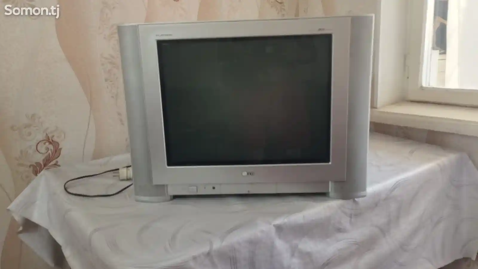 Телевизор LG-1