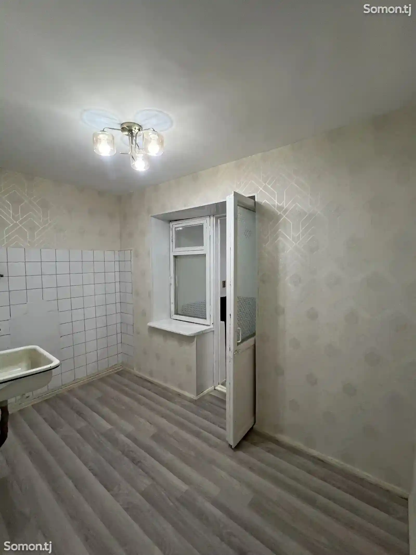 3-комн. квартира, 1 этаж, 67м², Аэропорт-4