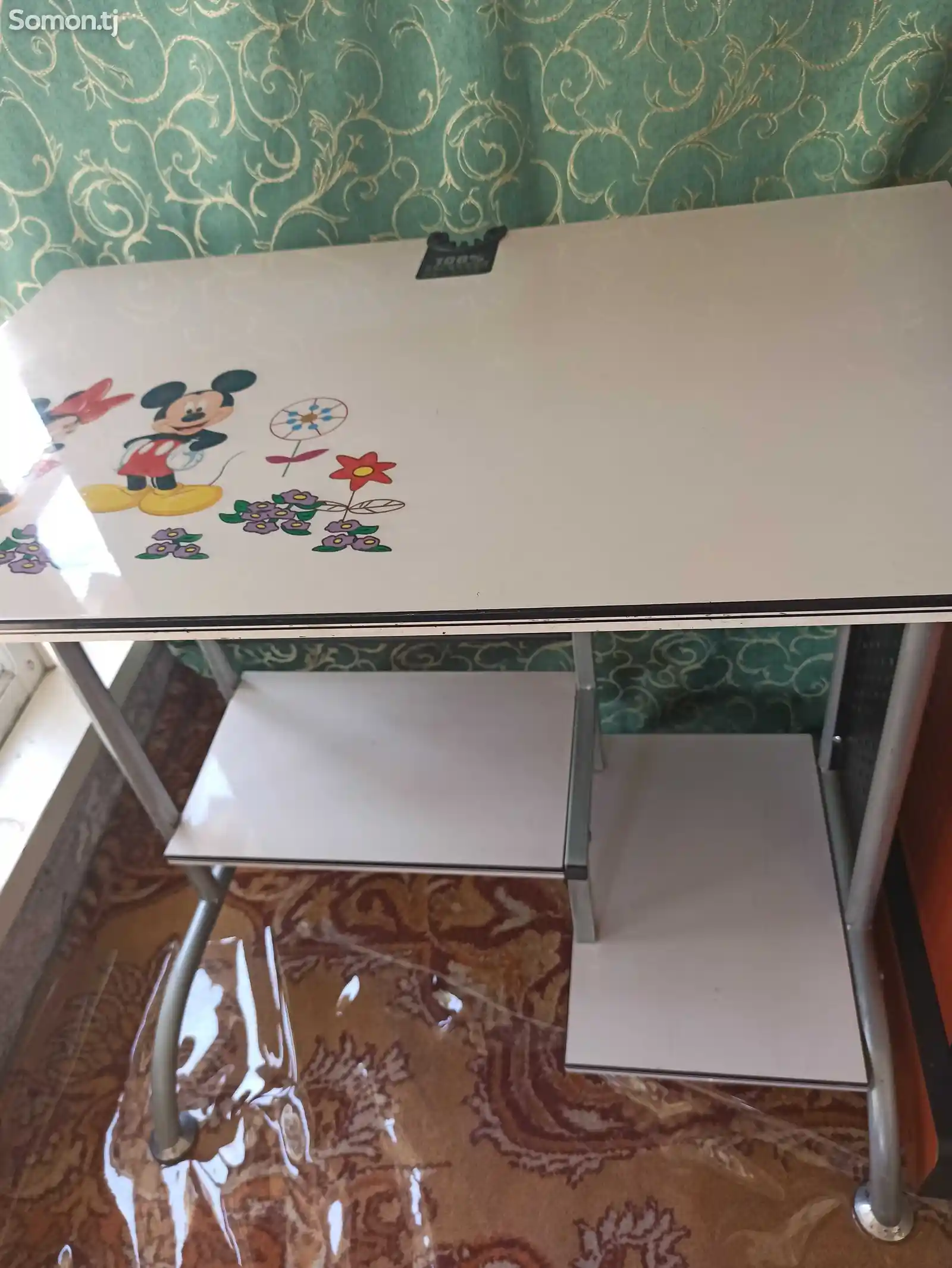 Детский компьютерный стол
