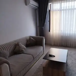 2-комн. квартира, 13 этаж, 65м², Ашан