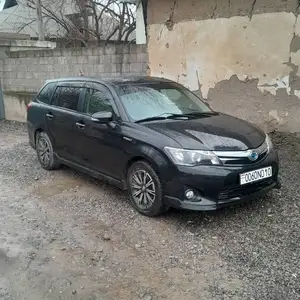 Toyota Fielder, 2015