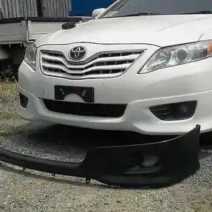 Накладка se на передний бампер для Toyota Camry 2 2010-2011