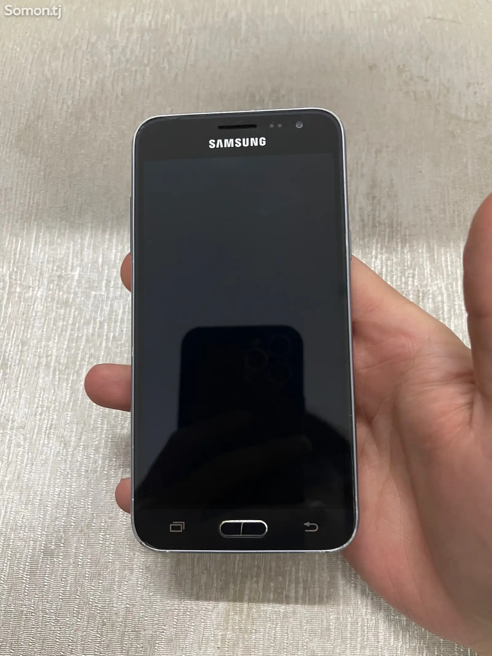 Samsung Galaxy J3 2016-1