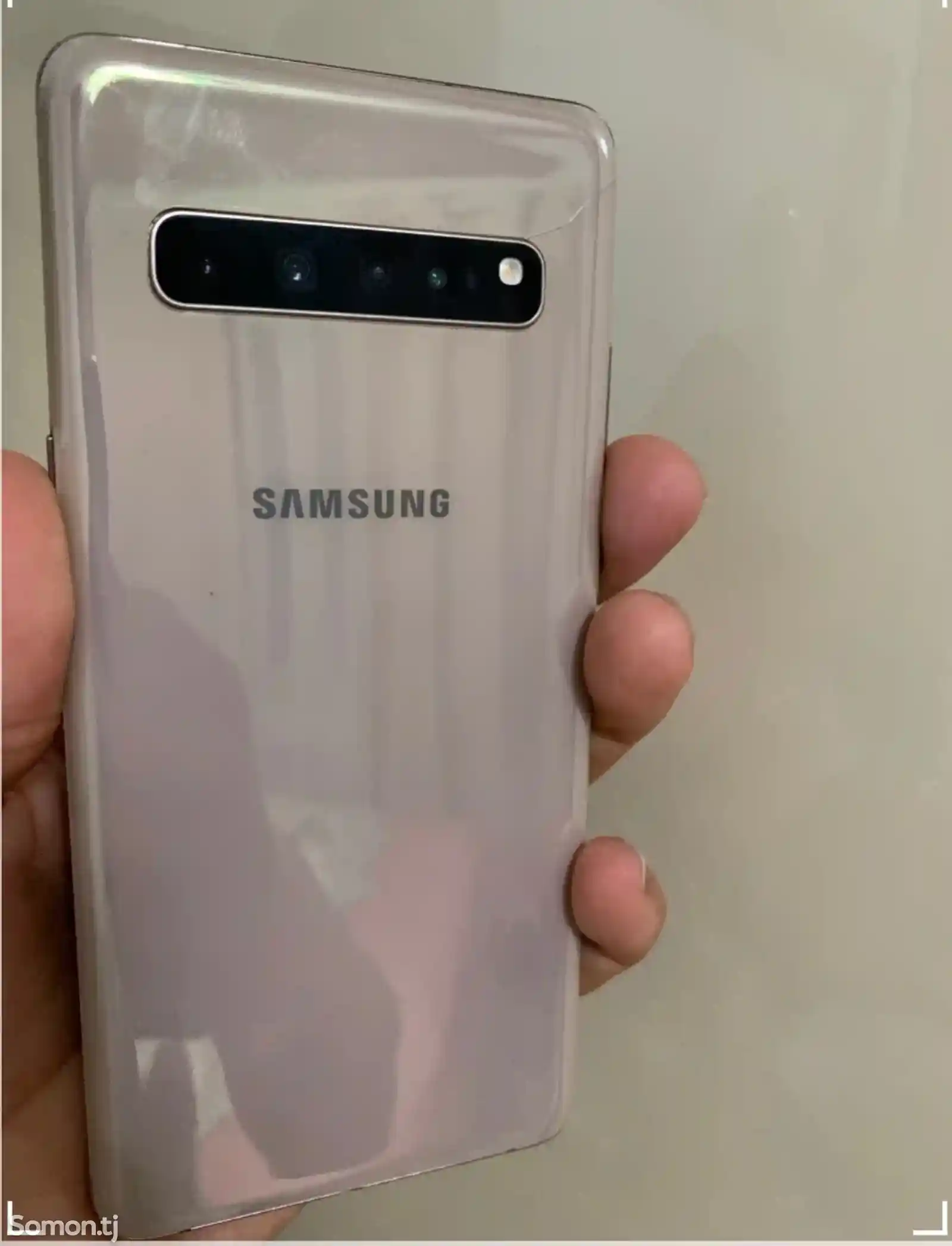 Samsung Galaxy S10 5G Gold-2