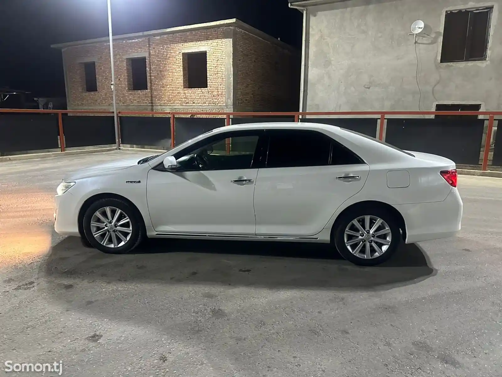 Toyota Camry, 2013-10