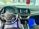 Hyundai Elantra, 2017-9