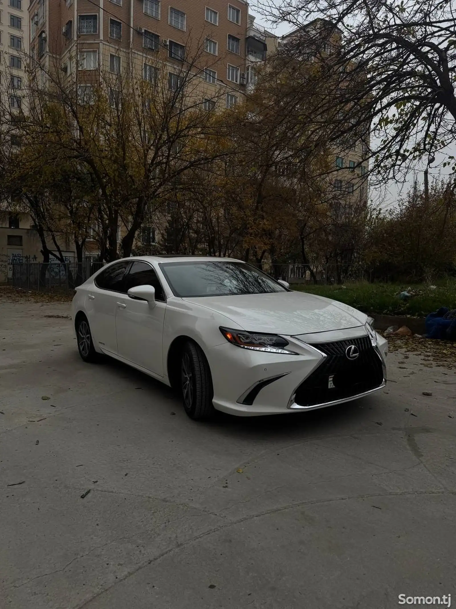 Аренда Lexus ES 2017-1