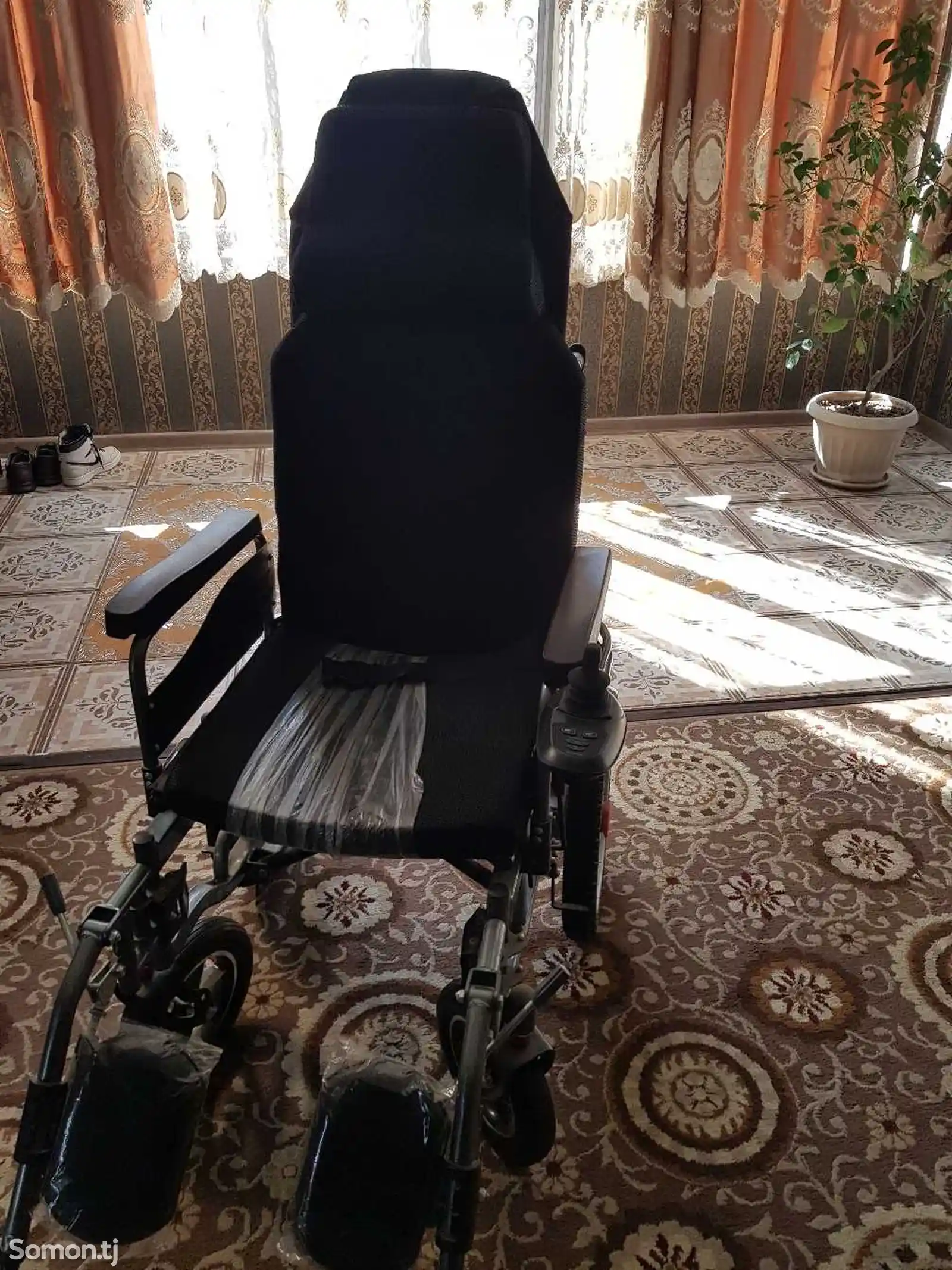 Кресло-коляска с электроприводом-6