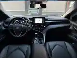 Toyota Camry, 2018-9