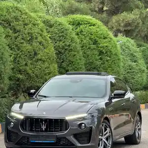 Maserati Levante, 2022