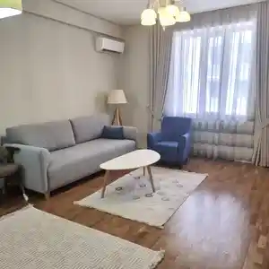 2-комн. квартира, 7 этаж, 80м², Сзади Сафо, Белые дом