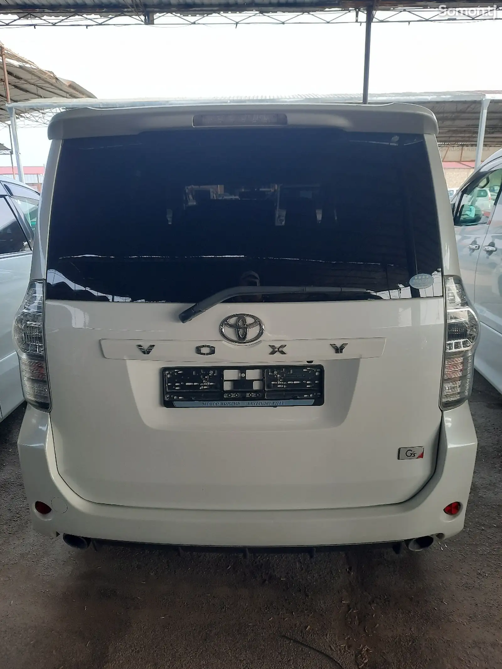 Toyota Voxy, 2013-2