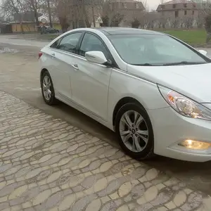 Hyundai Sonata, 2012