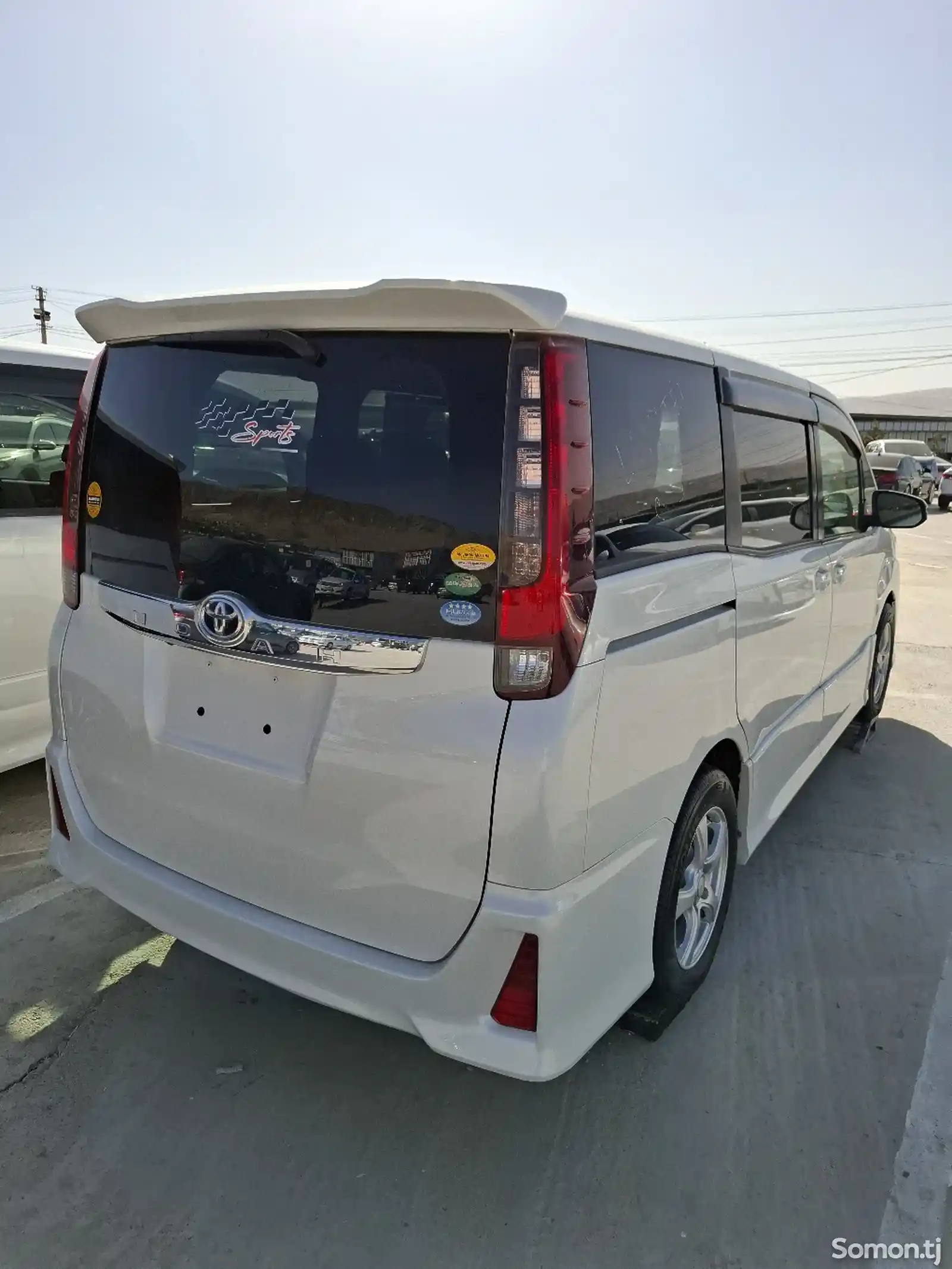 Toyota Voxy, 2014-5