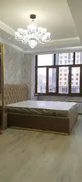 3-комн. квартира, 3 этаж, 103 м², 102мкр-8