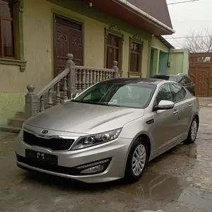 Kia K5, 2011