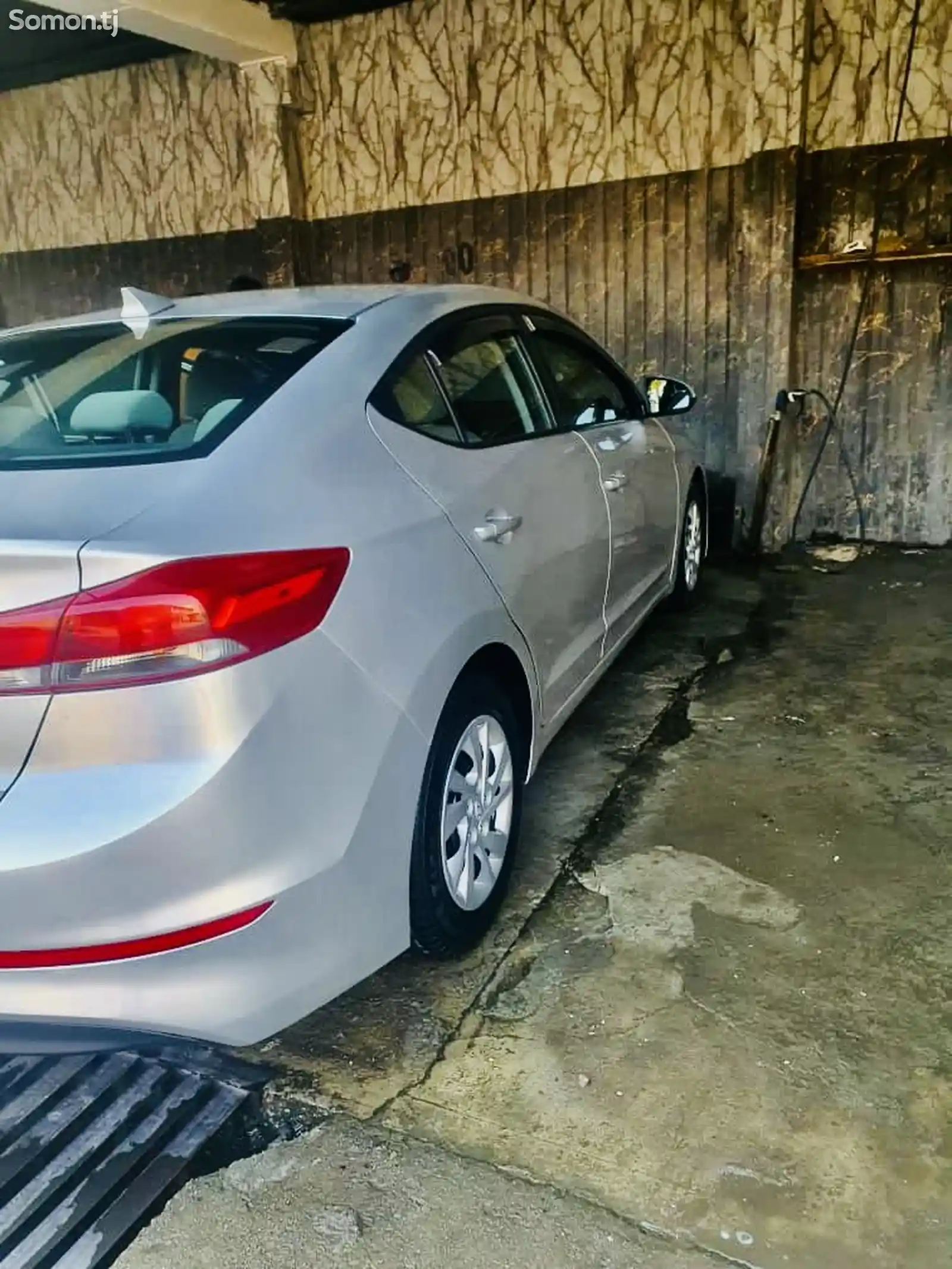 Hyundai Elantra, 2017-1