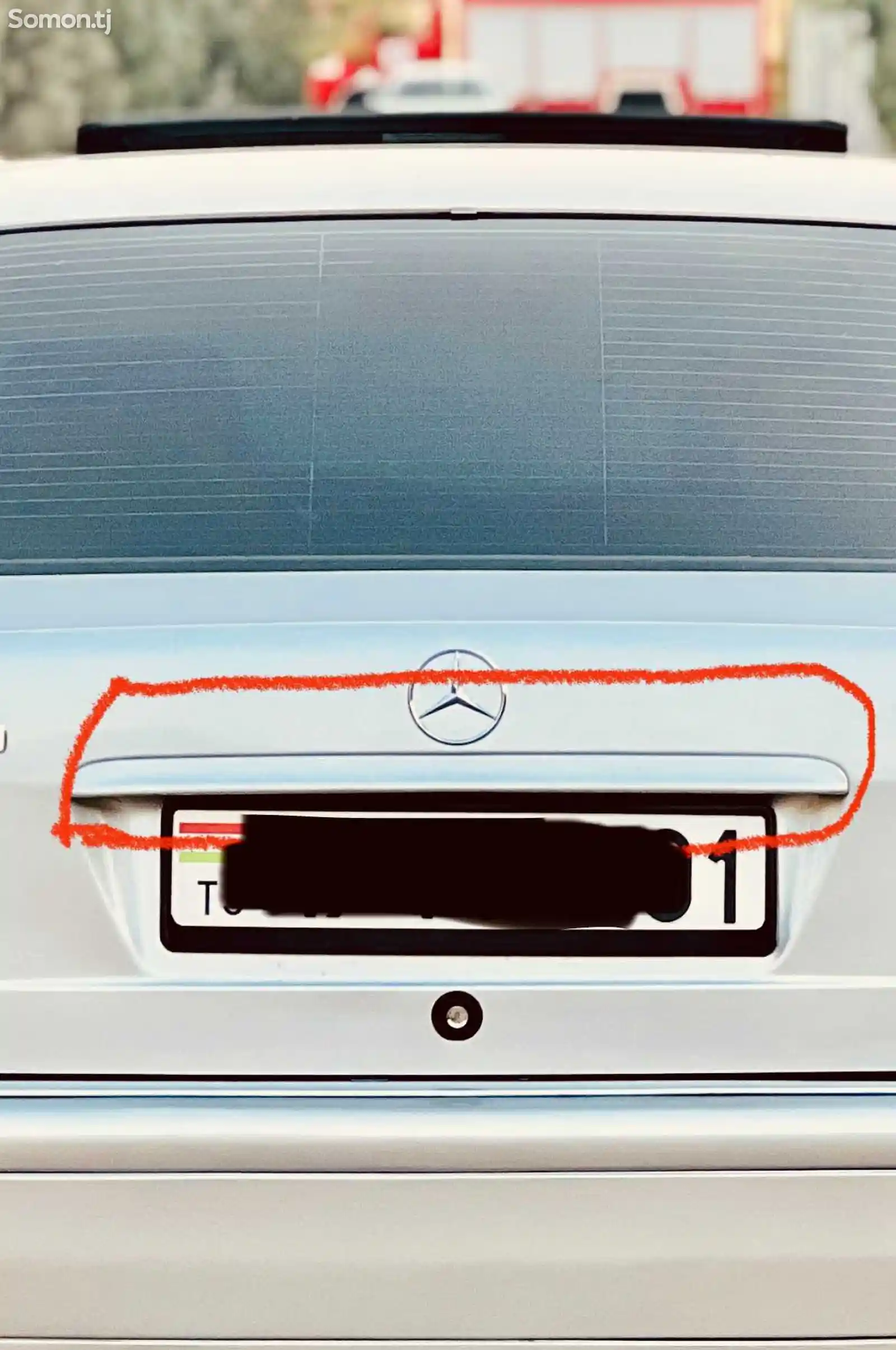 Заднего сполер от Mercedes Benz W202-1