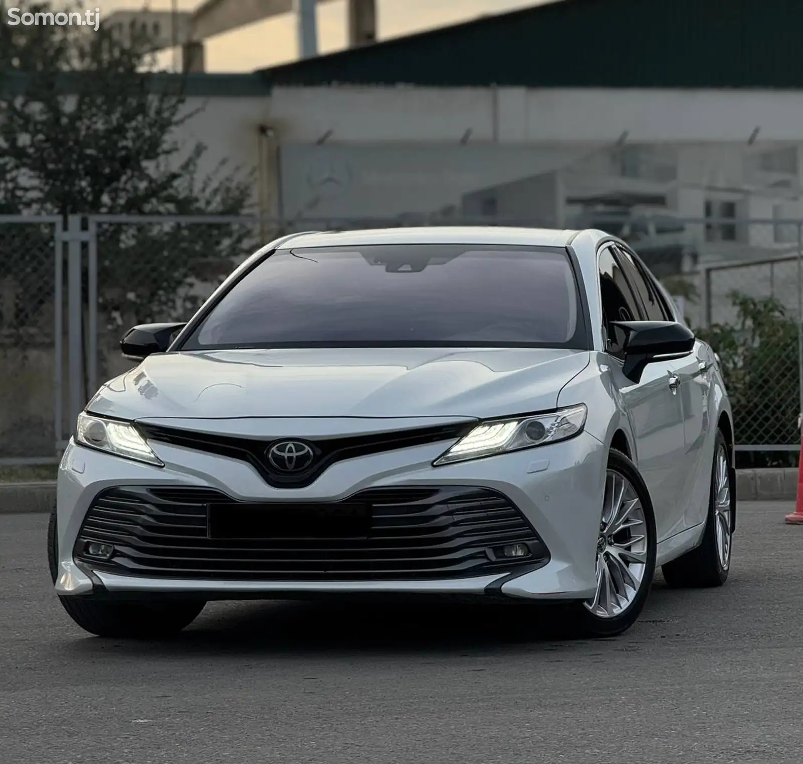 Toyota Camry, 2020-1