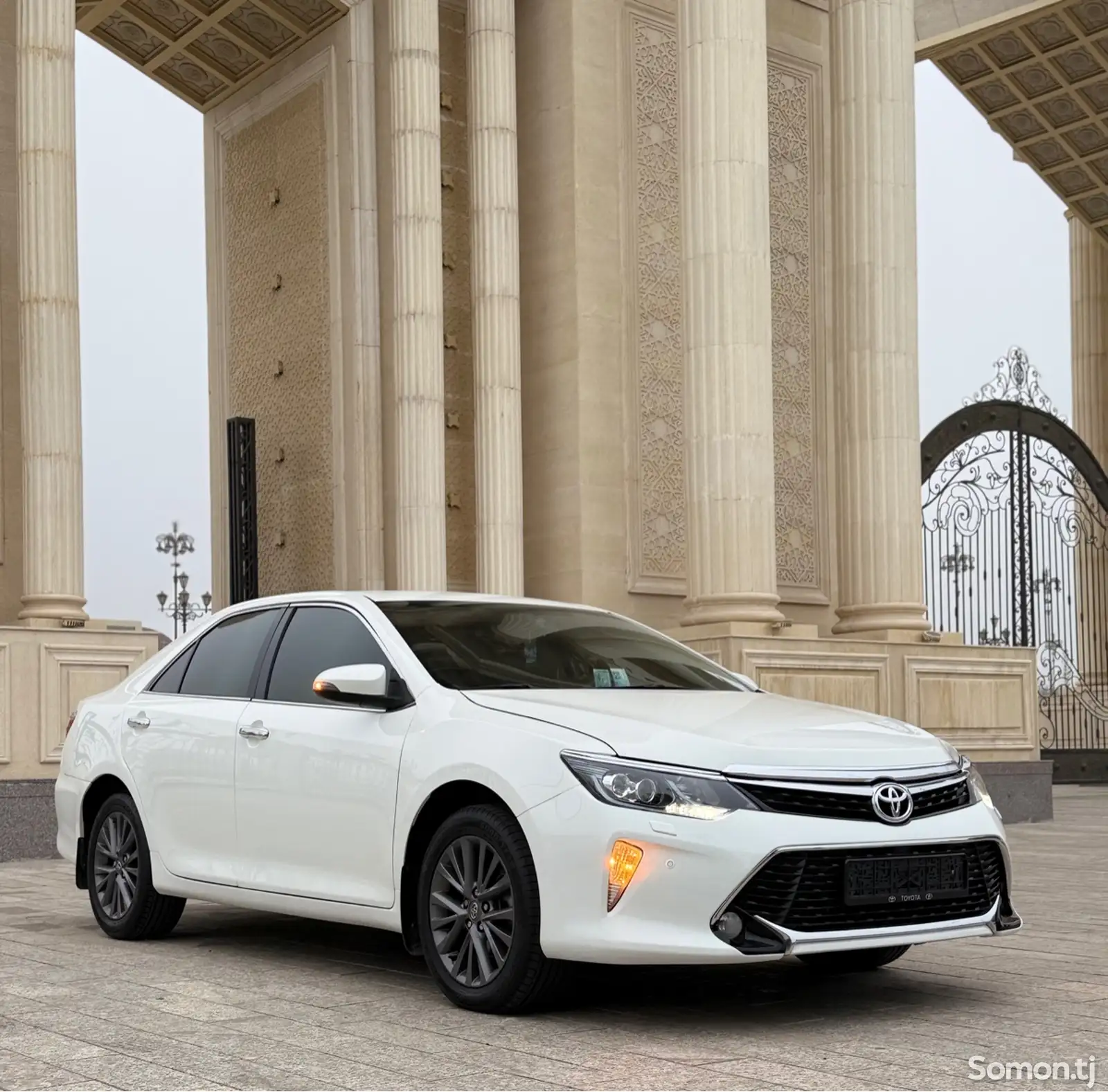 Toyota Camry, 2017-1