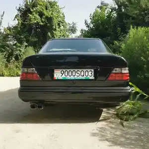 Mercedes-Benz W124, 1992