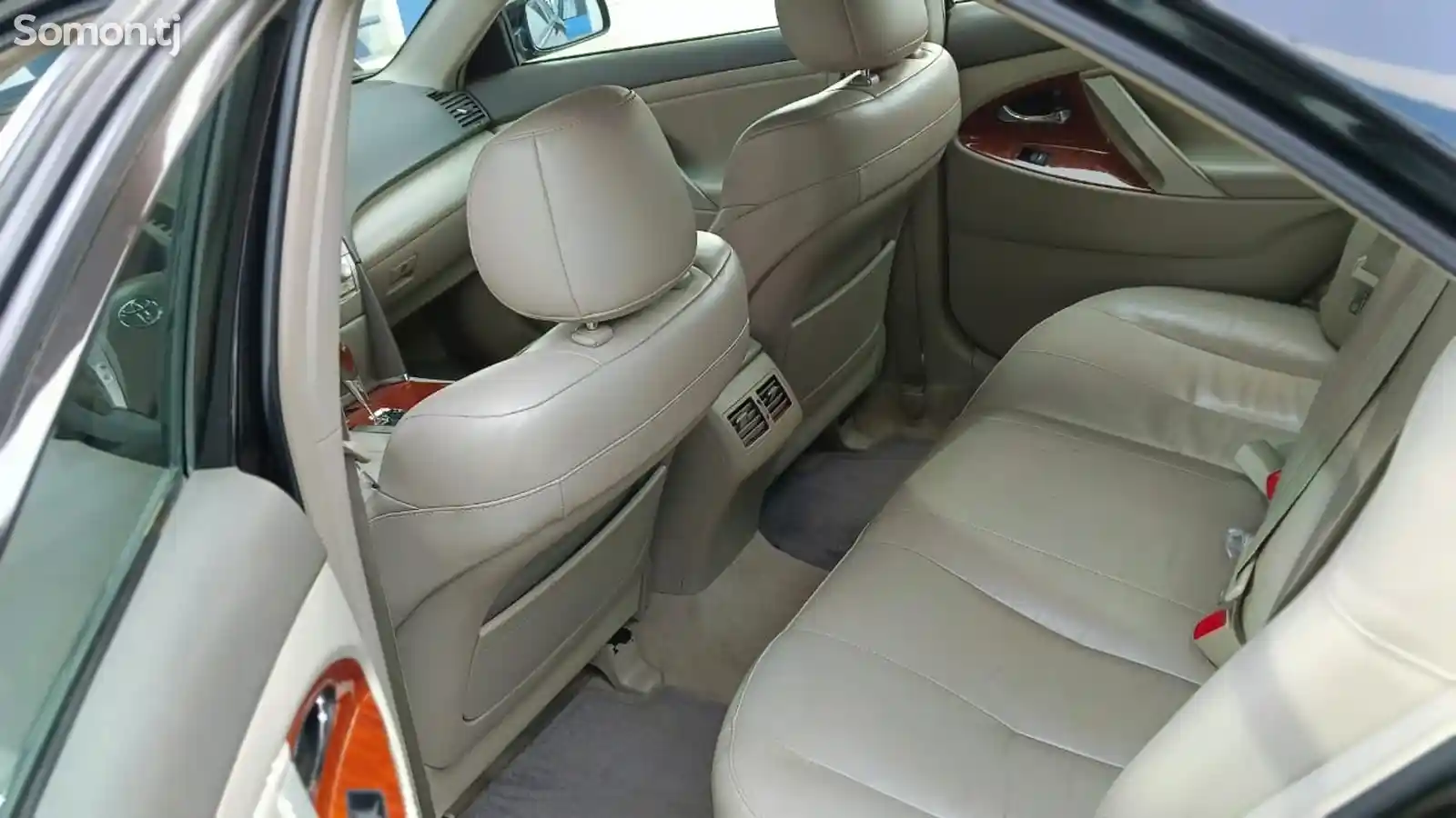 Toyota Camry, 2011-8