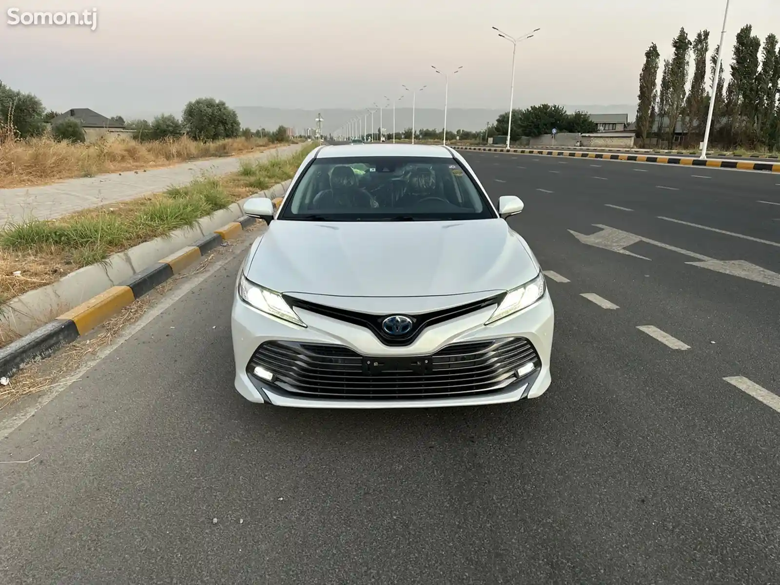 Toyota Camry, 2018-10