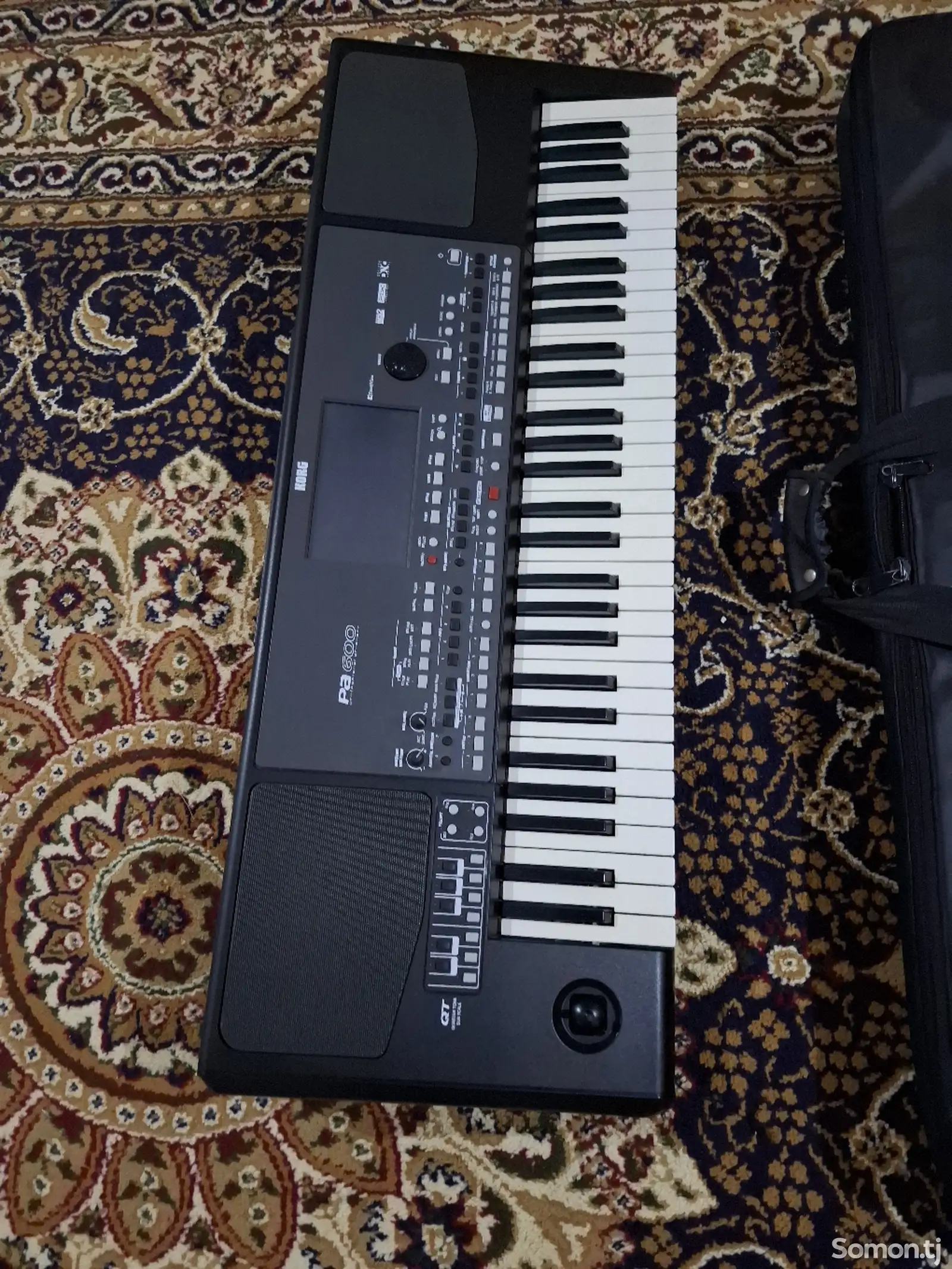 Синтезатор Korg pa 600-1