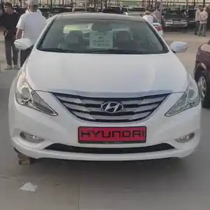 Hyundai Sonata, 2010