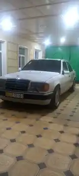 Mercedes-Benz W124, 1993-5