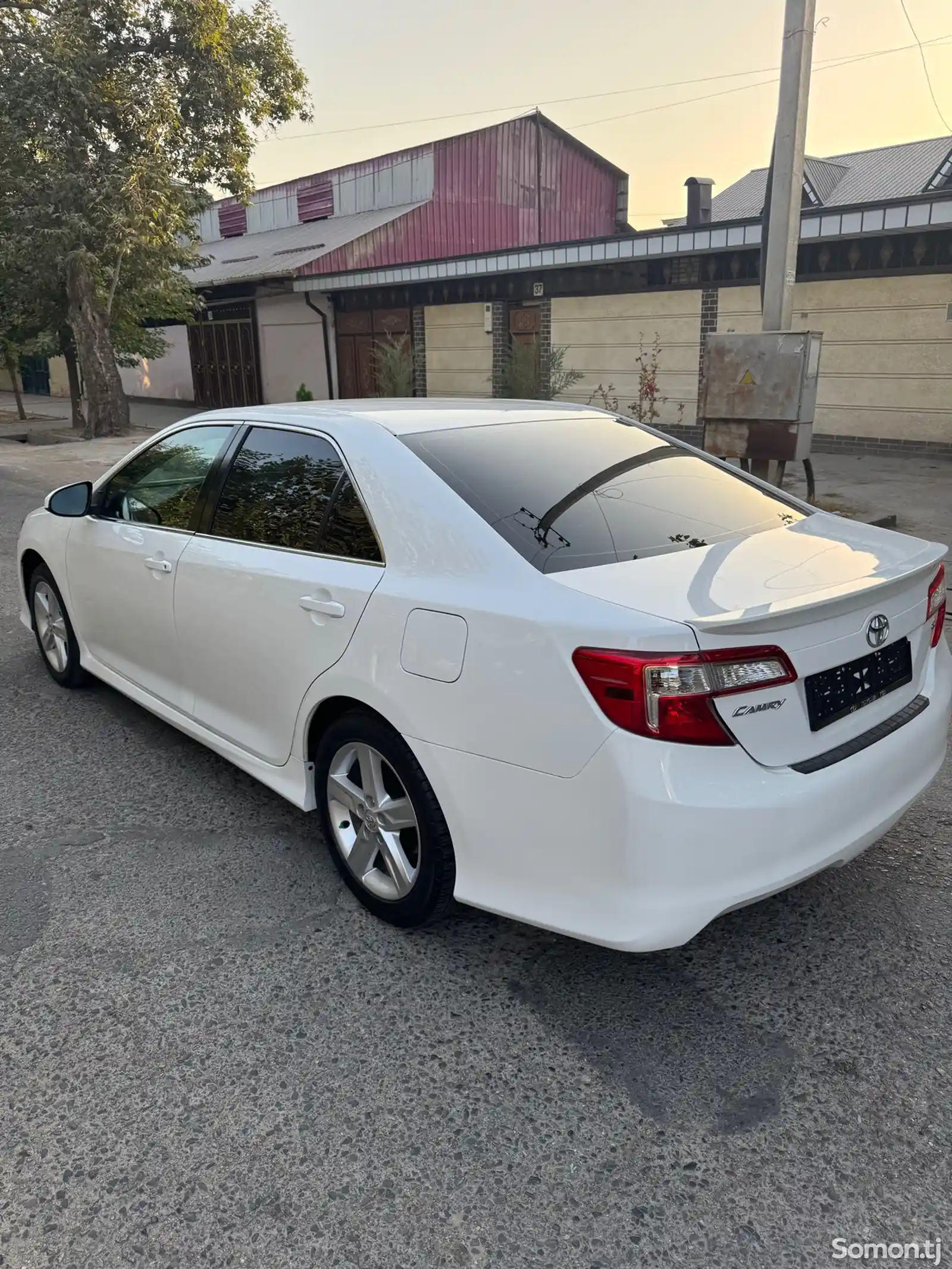 Toyota Camry, 2012-6