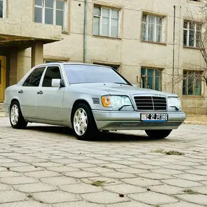 Mercedes-Benz W124, 1995