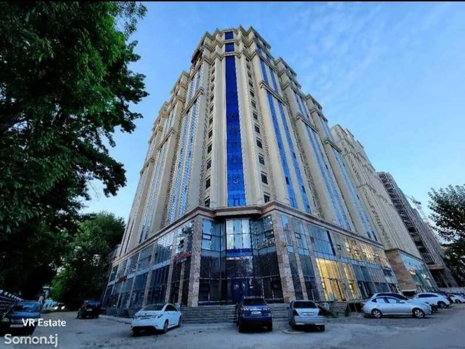 2-комн. квартира, 3 этаж, 75м², ул Айни Голубой Экран-1