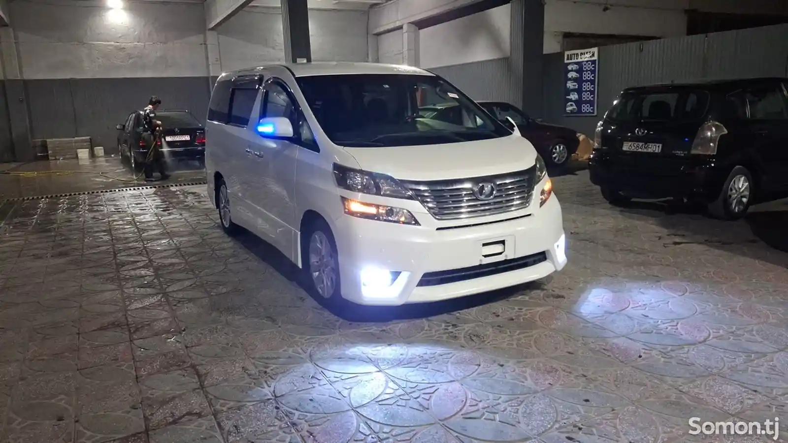 Toyota Vellfire, 2014-2