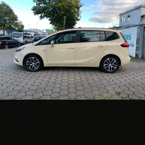 Opel Zafira, 2019