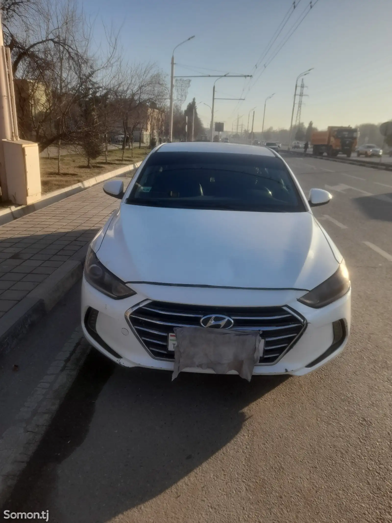 Hyundai Elantra, 2017-1