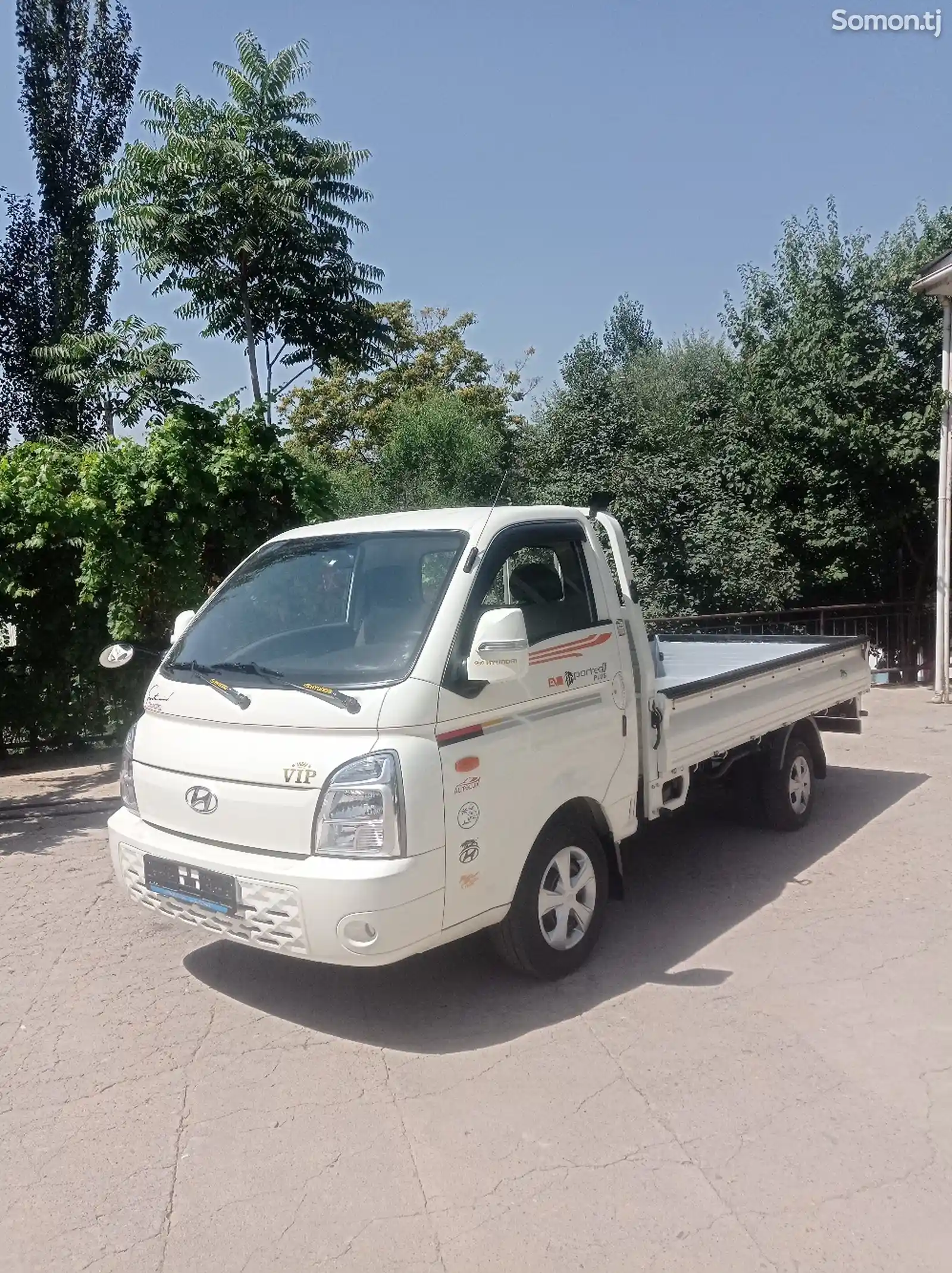 Бортовой автомобиль Hyundai Porter-1