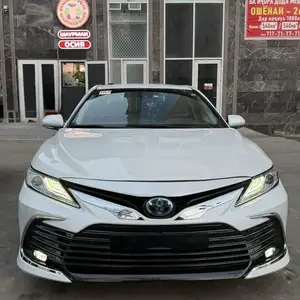 Toyota Camry, 2018