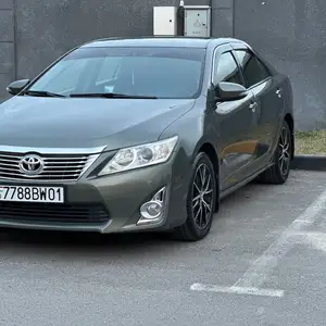 Toyota Camry, 2012