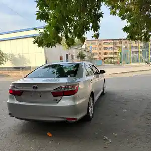 Toyota Camry, 2016