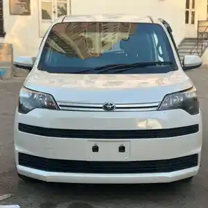 Toyota Spade, 2016